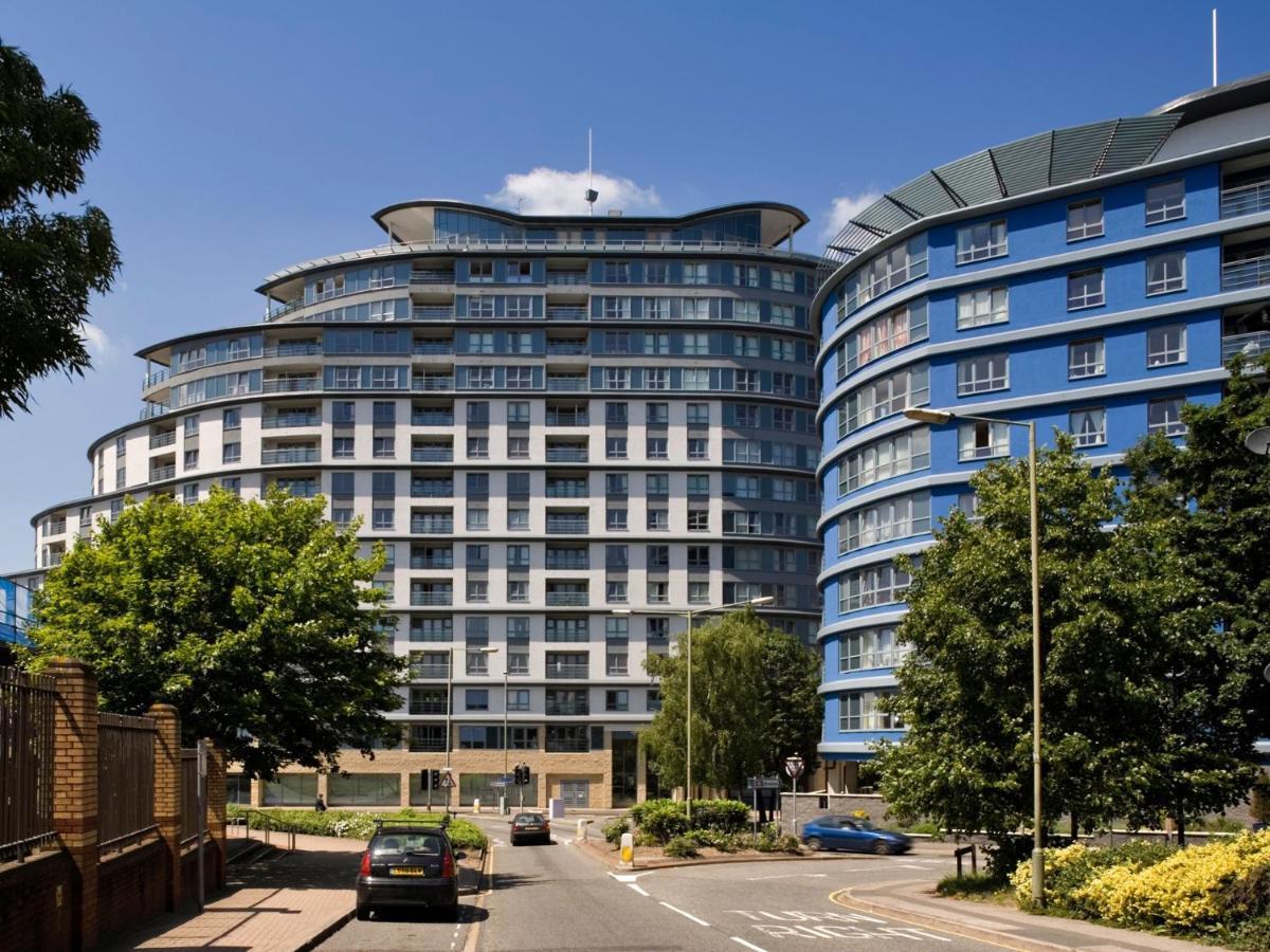 The Rose Suite Woking Kültér fotó