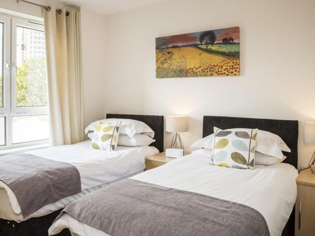 The Rose Suite Woking Szoba fotó